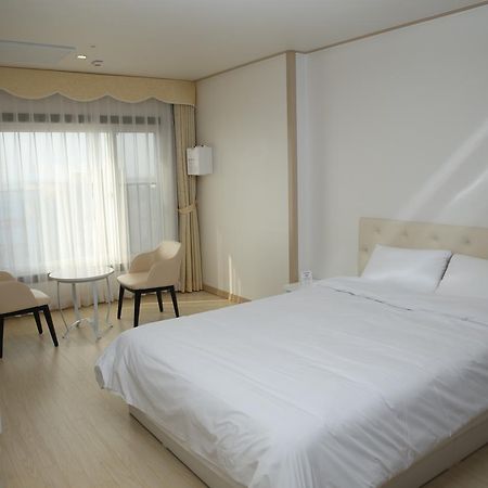 Daebudo Tourist Hotel Ансан Екстериор снимка